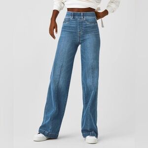 SPANXshape™ EveryWear
Seamed-Front Wide Leg Jeans, Vintage Indigo. Large
